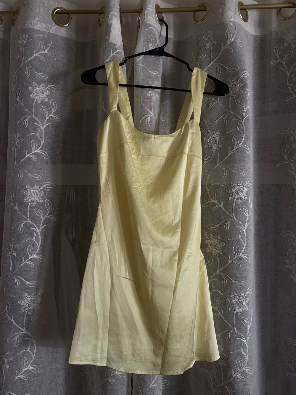 Women’s Light Yellow Square-Neck Sundress